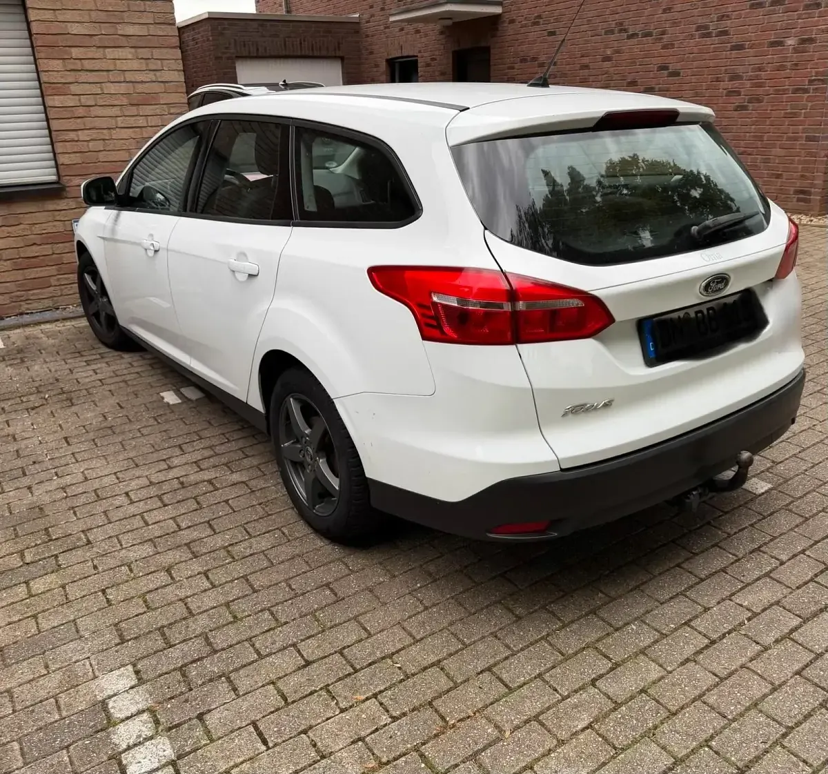 Gebraucht Ford Focus 105 PS (77 kW) 2015 Weiß Kombi