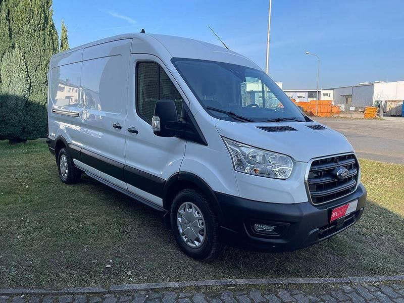 Gebraucht Ford Transit Trend 131 PS (96 kW) 2021 Weiß Van / Kleinbus