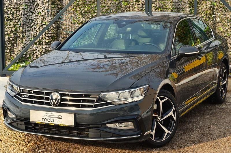 Gebraucht VW Passat R-line 200 PS (147 kW) 2020 Grau Limousine