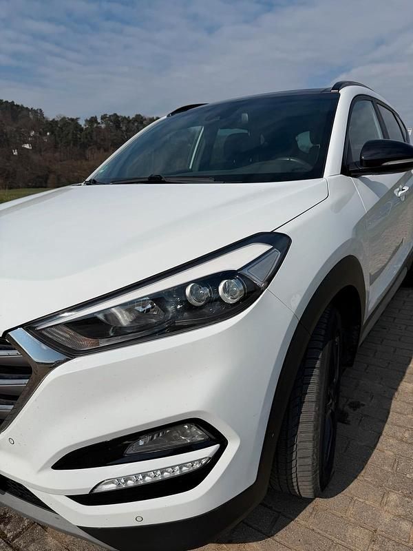 Gebraucht Hyundai Tucson 177 PS (130 kW) 2018 Weiß SUV