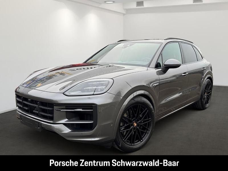 Grau Neu 2025 Porsche Cayenne SUV | 149.002 € (Teuer) - Bild 1/4