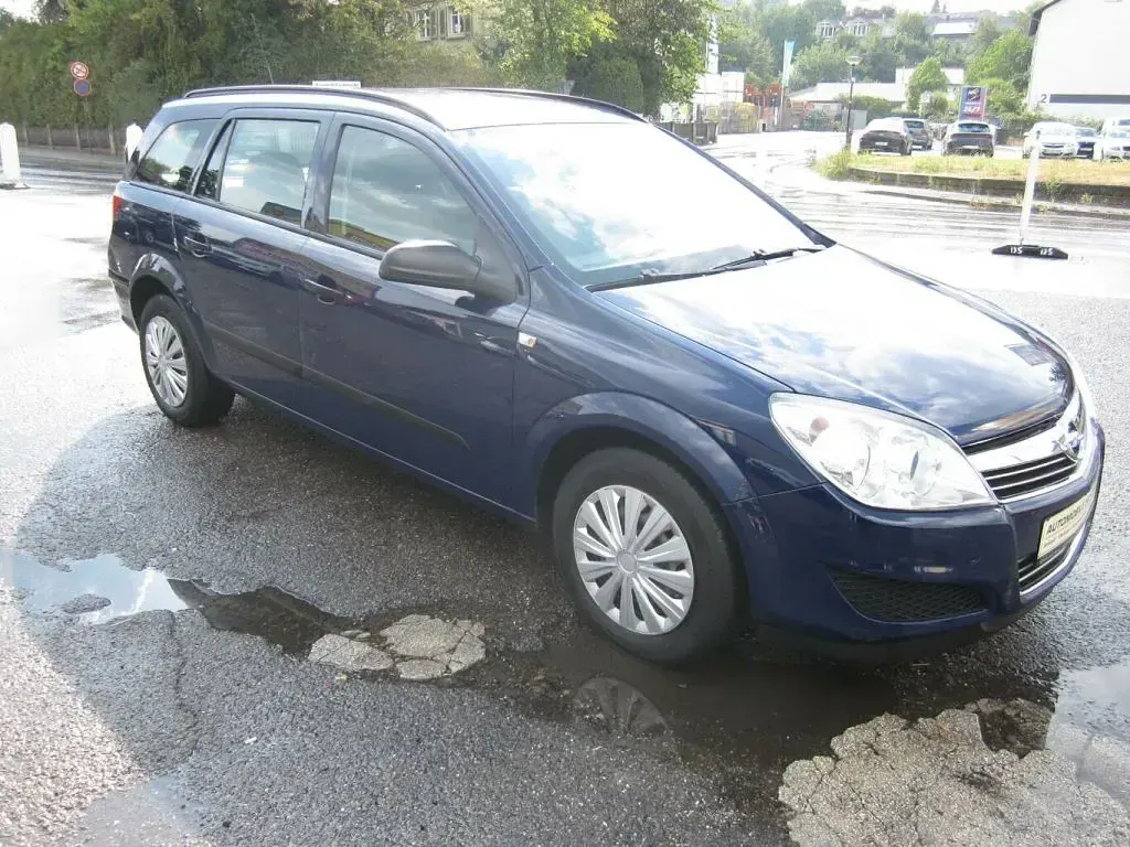 Gebraucht Opel Astra Selection 116 PS (85 kW) 2009 Royalblau h: u2/f:atlantikblau Kombi