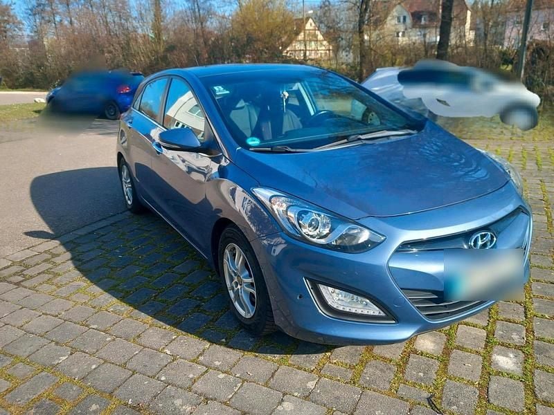 Gebraucht Hyundai i30 135 PS (99 kW) 2013 Blau Limousine