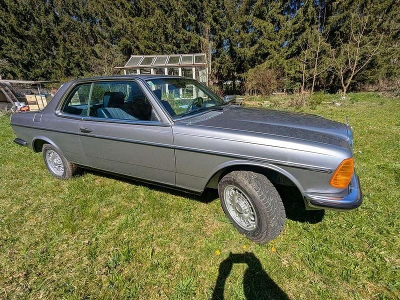 Gebraucht Mercedes 230 110 PS (80 kW) 1977
