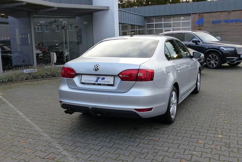 Gebraucht VW Jetta Comfortline 160 PS (117 kW) 2014 Reflexsilber metallic Limousine