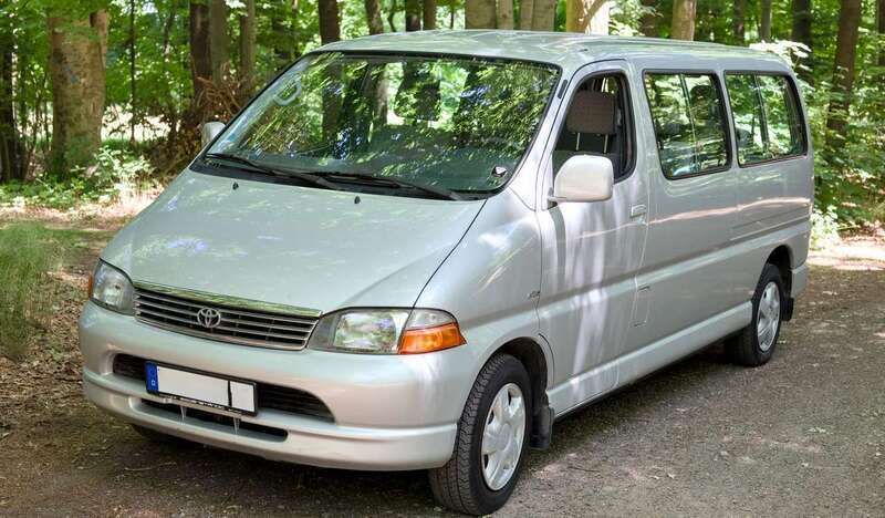 Silber Gebraucht 2006 Toyota HiAce Basis Van / Kleinbus | 8.500 € (Fairer Preis) - Bild 1/4