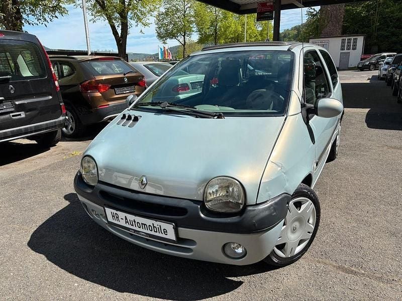 Second-hand Renault Twingo 75 CP (55 kW) 2002 Argintiu Hatchback