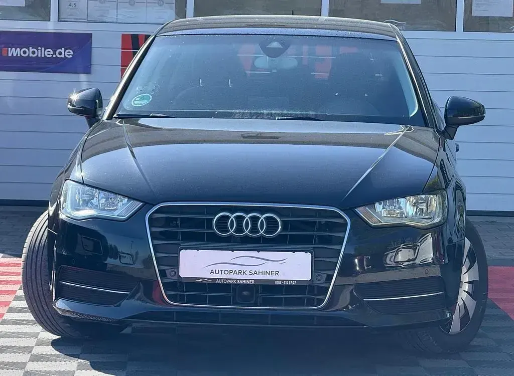 Gebraucht Audi A3 Attraction 105 PS (77 kW) 2014 Schwarz Limousine