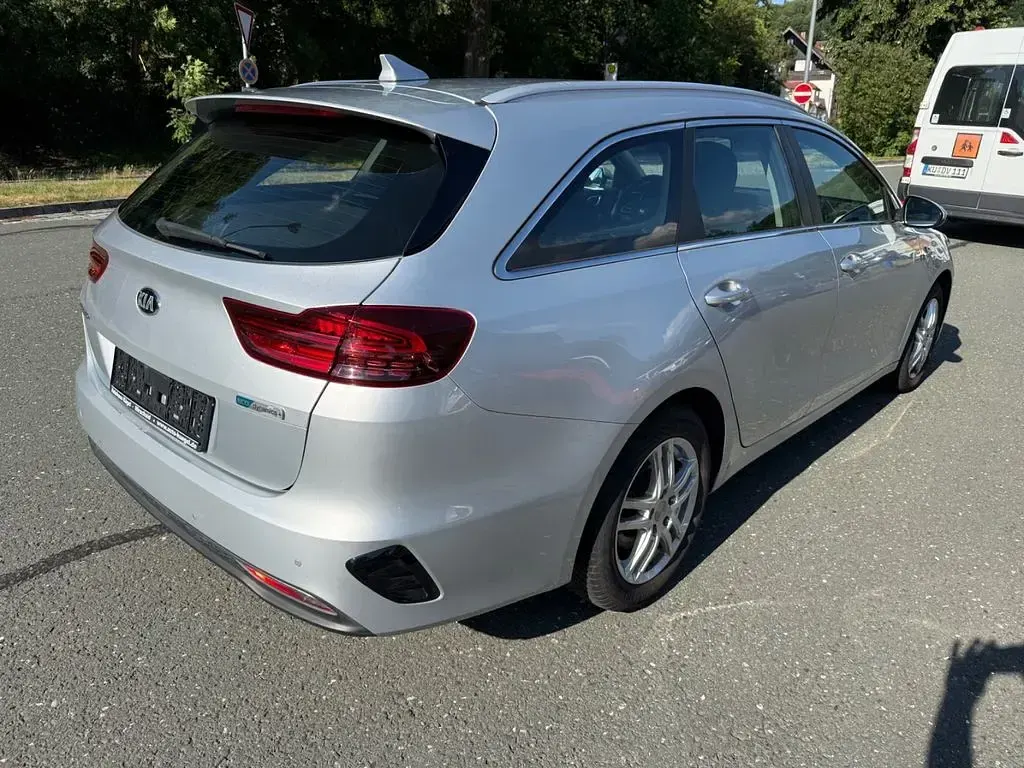 Gebraucht Kia Ceed 136 PS (100 kW) 2021 Silber Kleinwagen