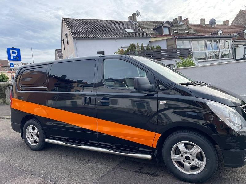 Schwarz Gebraucht 2012 Hyundai H-1 Van | 8.300 € (Superpreis) - Bild 1/4