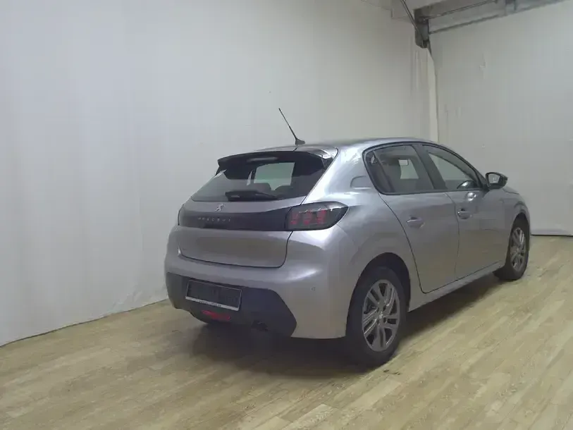 Gebraucht Peugeot 208 Active 102 PS (75 kW) 2022 Grau Kleinwagen