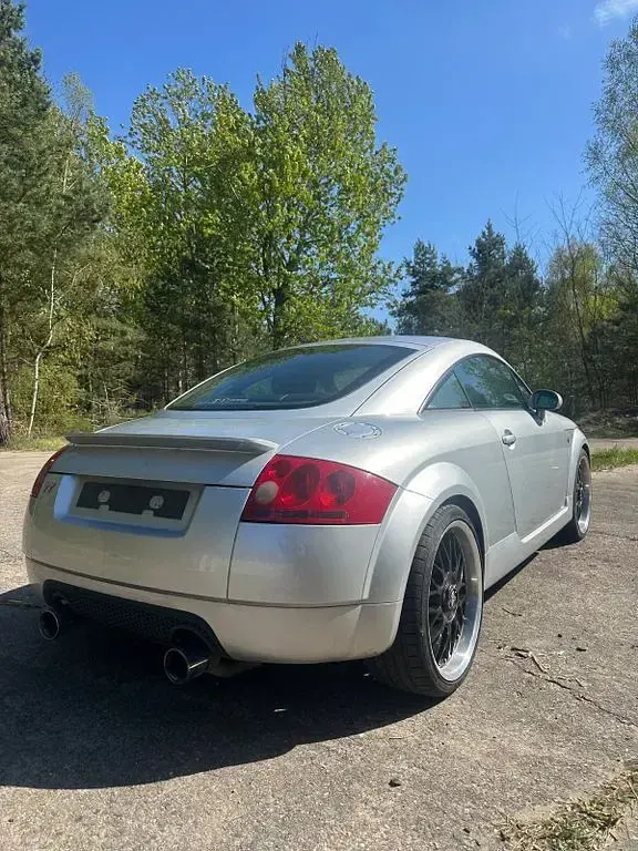 Używany Audi TT Sport 179 KM (131 kW) 2000 Srebrny Coupe
