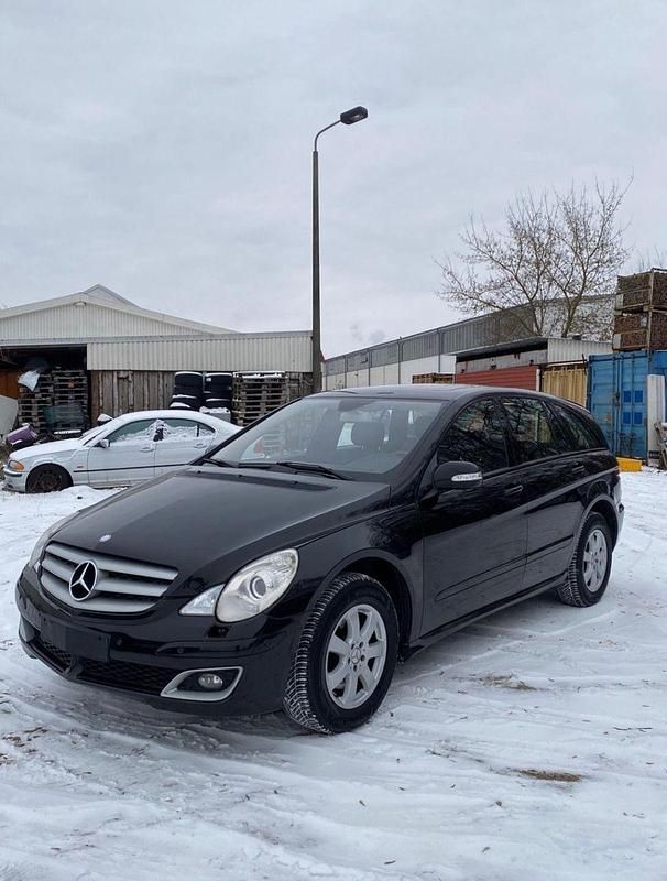 Gebraucht Mercedes R320 234 PS (172 kW) 2007 Schwarz Van / Kleinbus