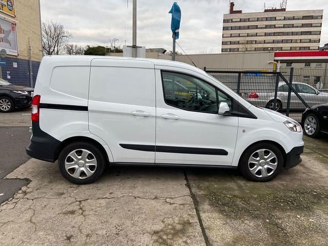 Gebraucht Ford Transit Trend 95 PS (69 kW) 2018 Weiß Van / Kleinbus