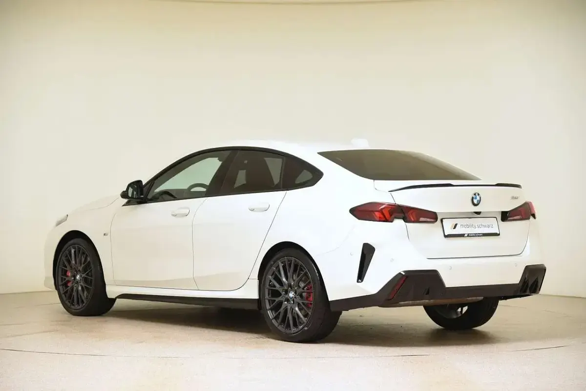 Gebraucht BMW 220 M Sport 156 PS (114 kW) 2025 Alpinweiß Coupé