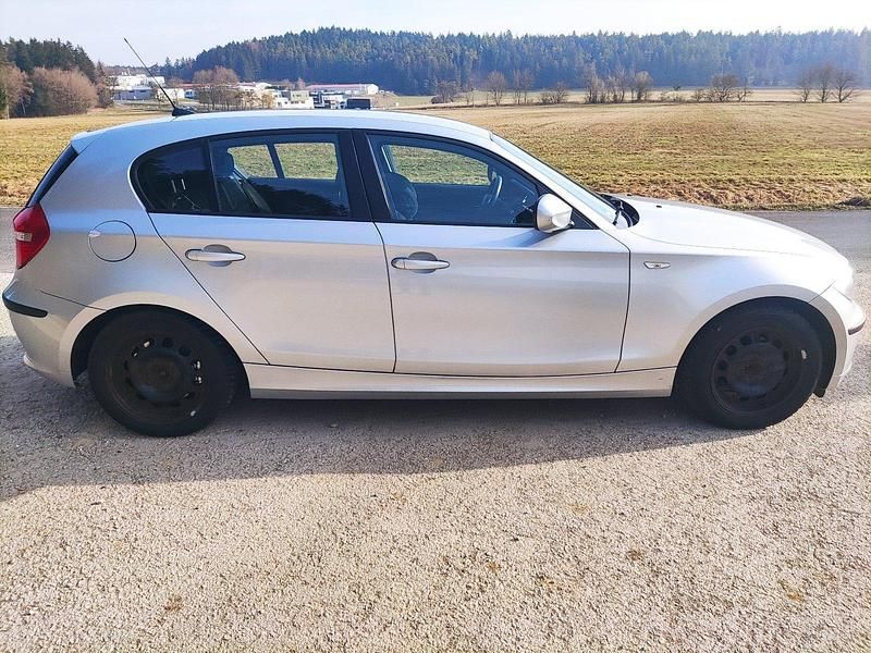 Gebraucht BMW 118 143 PS (105 kW) 2010 Silber Kleinwagen