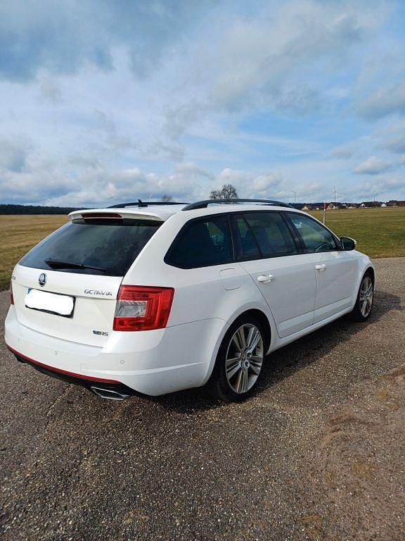 Gebraucht Skoda Octavia RS 184 PS (135 kW) 2015 Weiß Kleinwagen