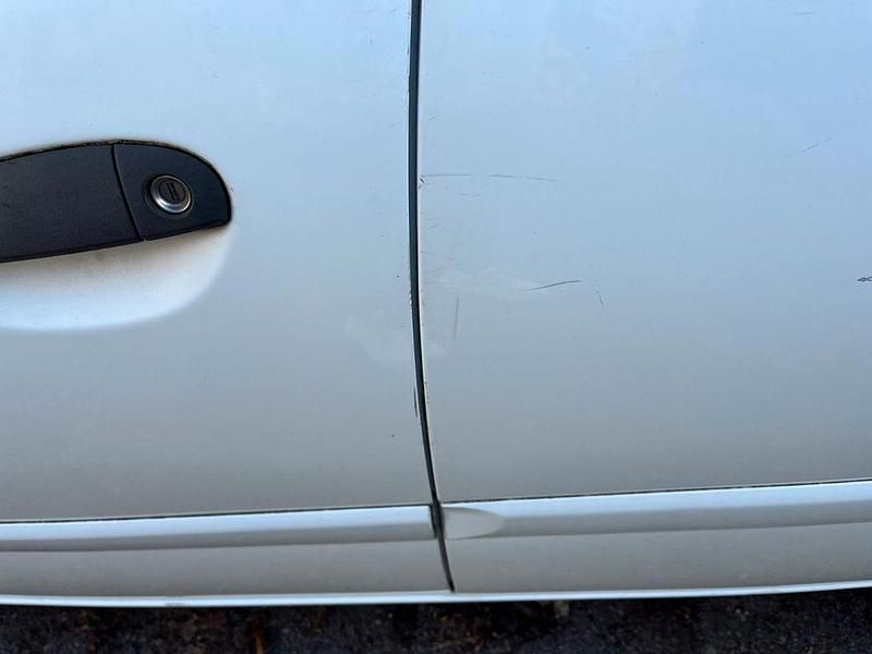 Gebraucht Hyundai i10 Classic 69 PS (50 kW) 2012 Weiß Kleinwagen