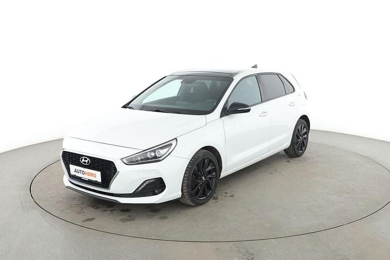 Gebraucht Hyundai i30 Passion Plus 140 PS (102 kW) 2019 Weiß Limousine