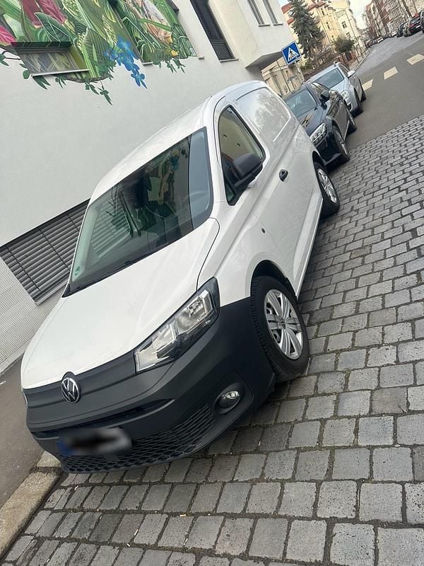Second-hand VW Caddy 102 CP (75 kW) 2021 Alb Monovolum