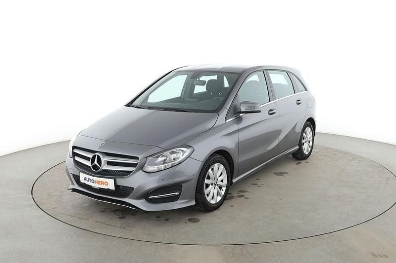 Gebraucht Mercedes B180 Style 122 PS (89 kW) 2017 Grau Van / Kleinbus