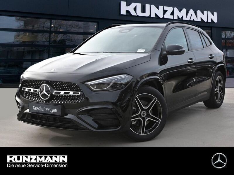 Kosmosschwarz metallic Gebraucht 2025 Mercedes GLA200 AMG SUV | 44.540 € (Fairer Preis) - Bild 1/4