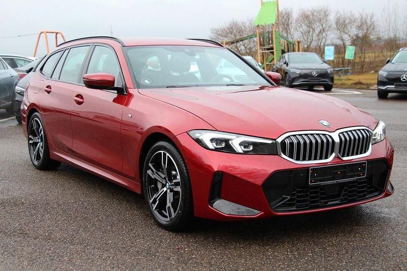 Gebraucht BMW 330 M Sport 245 PS (180 kW) 2025 Rot Kombi