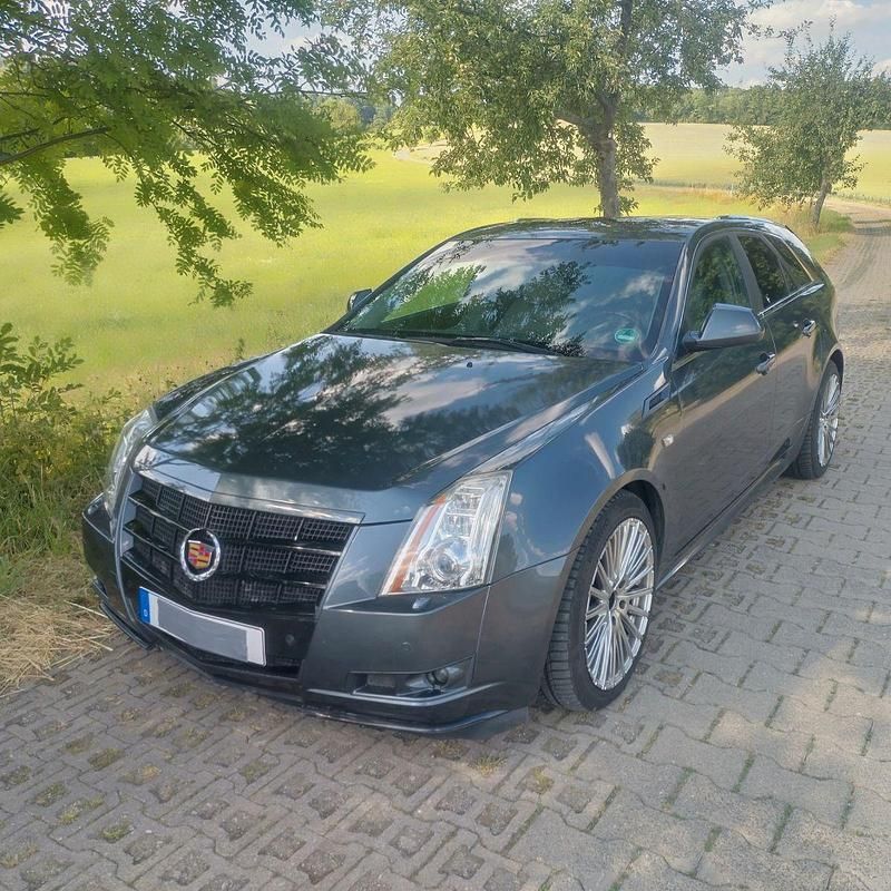 Grau Gebraucht 2011 Cadillac CTS Kombi | 11.850 € (Fairer Preis) - Bild 1/4