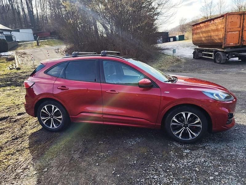 Używany Ford Kuga ST 150 KM (110 kW) 2020 Czerwony SUV