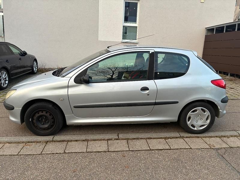 Gebraucht Peugeot 206 60 PS (44 kW) 2002 Silber Coupé