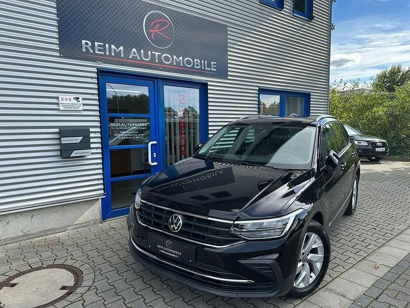 Schwarz Gebraucht 2022 VW Tiguan Active SUV | 22.950 € (Guter Preis) - Bild 1/4