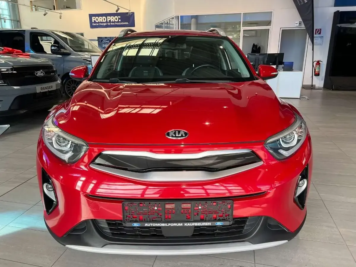 Gebraucht Kia Stonic Spirit 120 PS (88 kW) 2017 Signalrot met. SUV