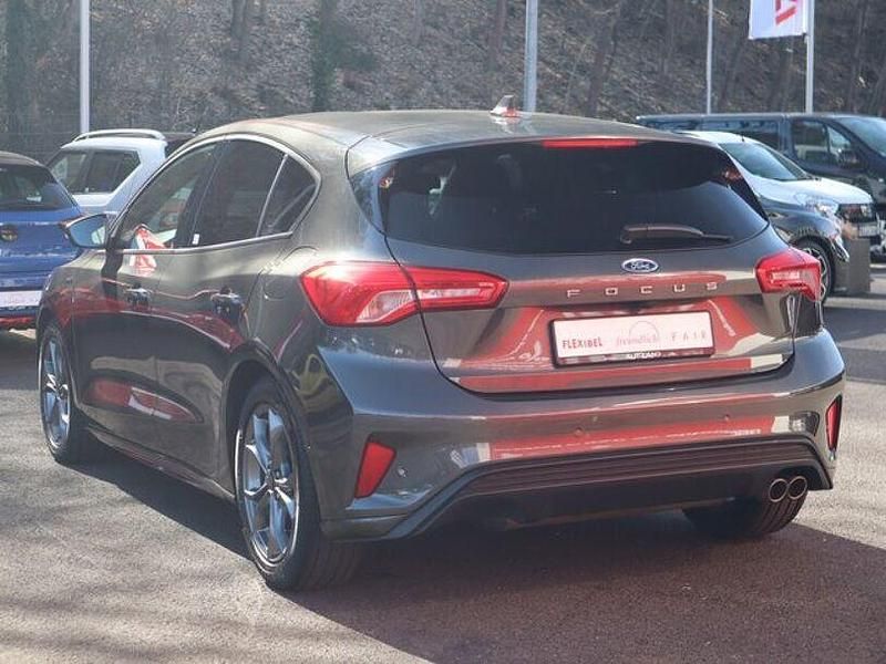 Gebraucht Ford Focus ST-Line 125 PS (91 kW) 2020 Grau Limousine