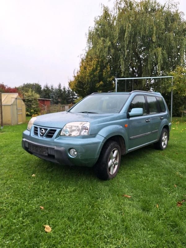 Grün Gebraucht 2003 Nissan X-Trail SUV | 2.600 € (Guter Preis) - Bild 1/4