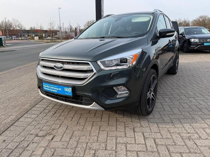 Gebraucht Ford Kuga Titanium 150 PS (110 kW) 2017 Grün SUV