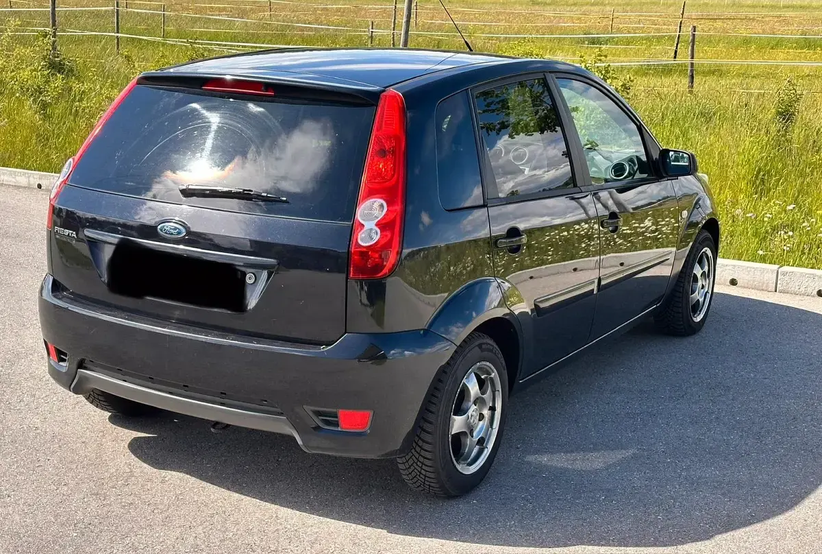 Gebraucht Ford Fiesta 75 PS (55 kW) 2009 Schwarz Kleinwagen