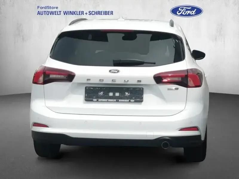 Gebraucht Ford Focus Cool & Connect 125 PS (91 kW) 2022 Weiß Limousine