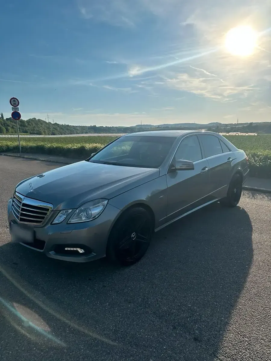 Gebraucht Mercedes E350 231 PS (169 kW) 2009 Grau Limousine