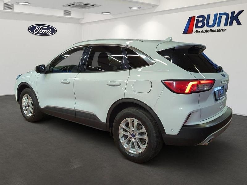 Gebraucht Ford Kuga Titanium 224 PS (164 kW) 2022 Frostweiß SUV