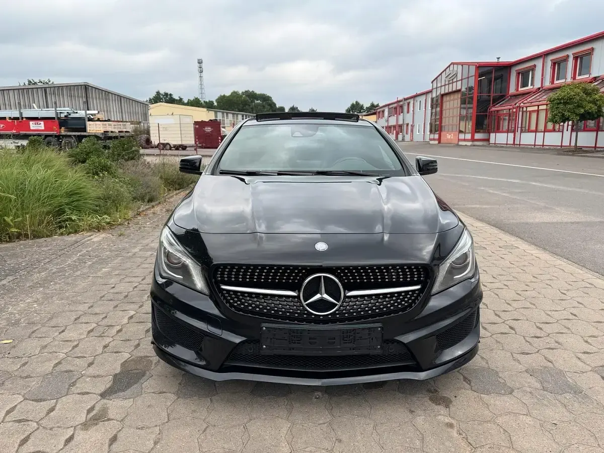 Gebraucht Mercedes CLA180 AMG line 122 PS (89 kW) 2015 Schwarz Coupé