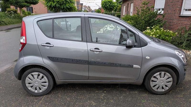 Grau Gebraucht 2013 Suzuki Splash Kleinwagen | 5.800 € (Fairer Preis) - Bild 1/4