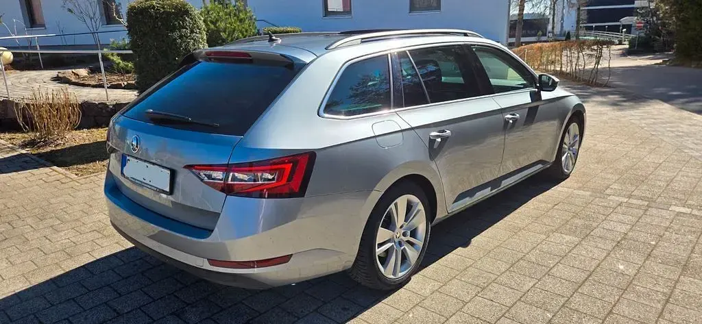 Gebraucht Skoda Superb Style 190 PS (139 kW) 2019 Silber Kombi