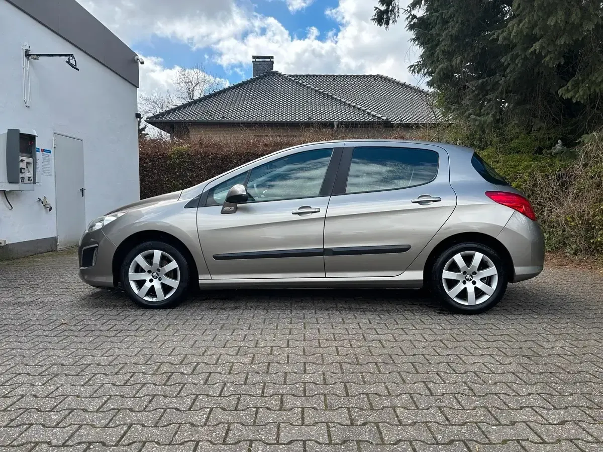 Gebraucht Peugeot 308 98 PS (72 kW) 2012 Grau Limousine
