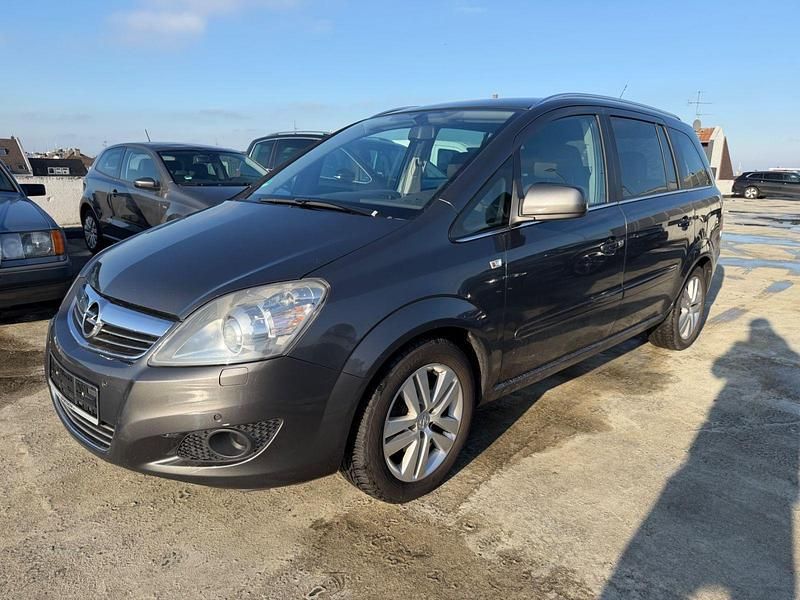 Gebraucht Opel Zafira Design Edition 116 PS (85 kW) 2011 Grau Van / Kleinbus