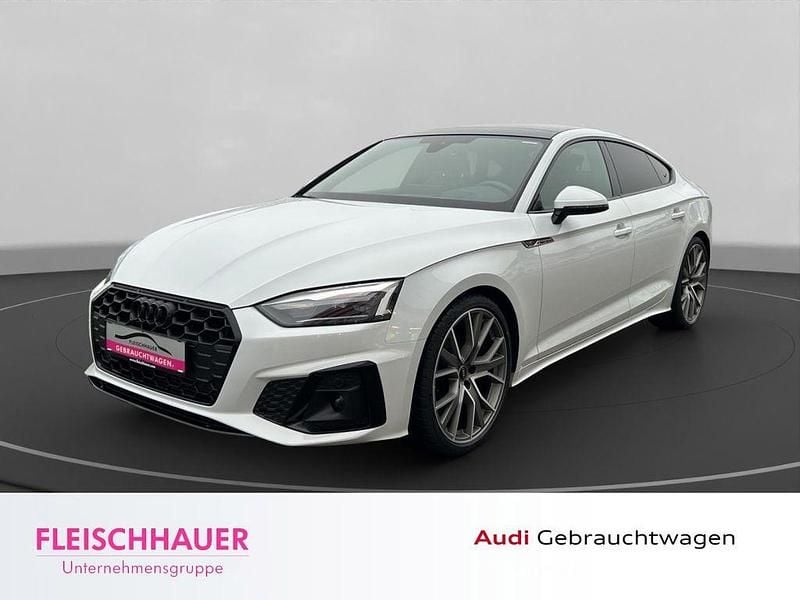 Gletscherweiß metallic Gebraucht 2022 Audi A5 Sportback S-Line Kleinwagen | 31.290 € (Superpreis) - Bild 1/4