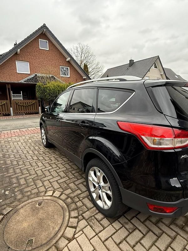Gebraucht Ford Kuga 140 PS (102 kW) 2013 Schwarz SUV