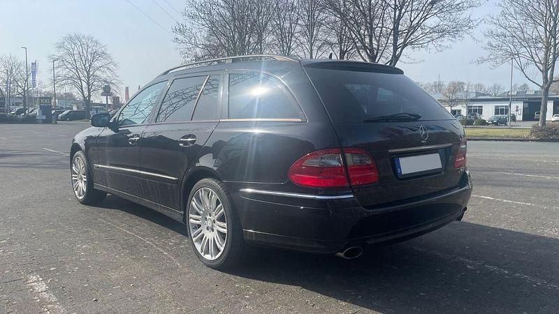 Gebraucht Mercedes E350 Avantgarde 292 PS (214 kW) 2008 Schwarz Limousine