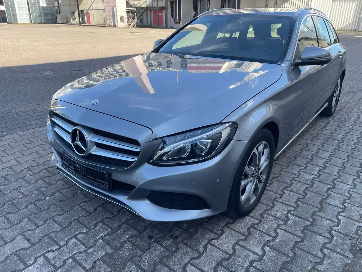 Gebraucht Mercedes C200 184 PS (135 kW) 2015 Palladiumsilber  metalliclack Kombi