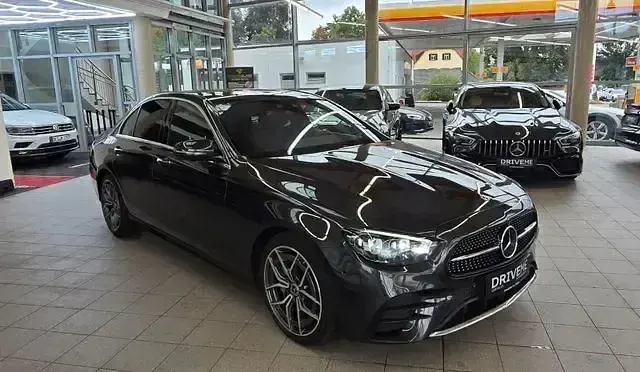Gebraucht Mercedes E220 AMG line 194 PS (142 kW) 2022 Grau Limousine