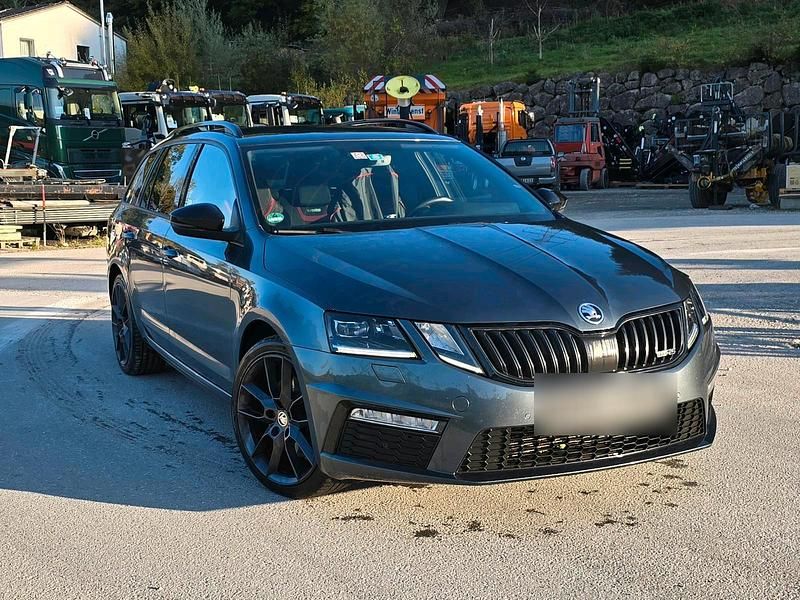 Grau Gebraucht 2017 Skoda Octavia RS Kombi | 16.300 € (Fairer Preis) - Bild 1/4